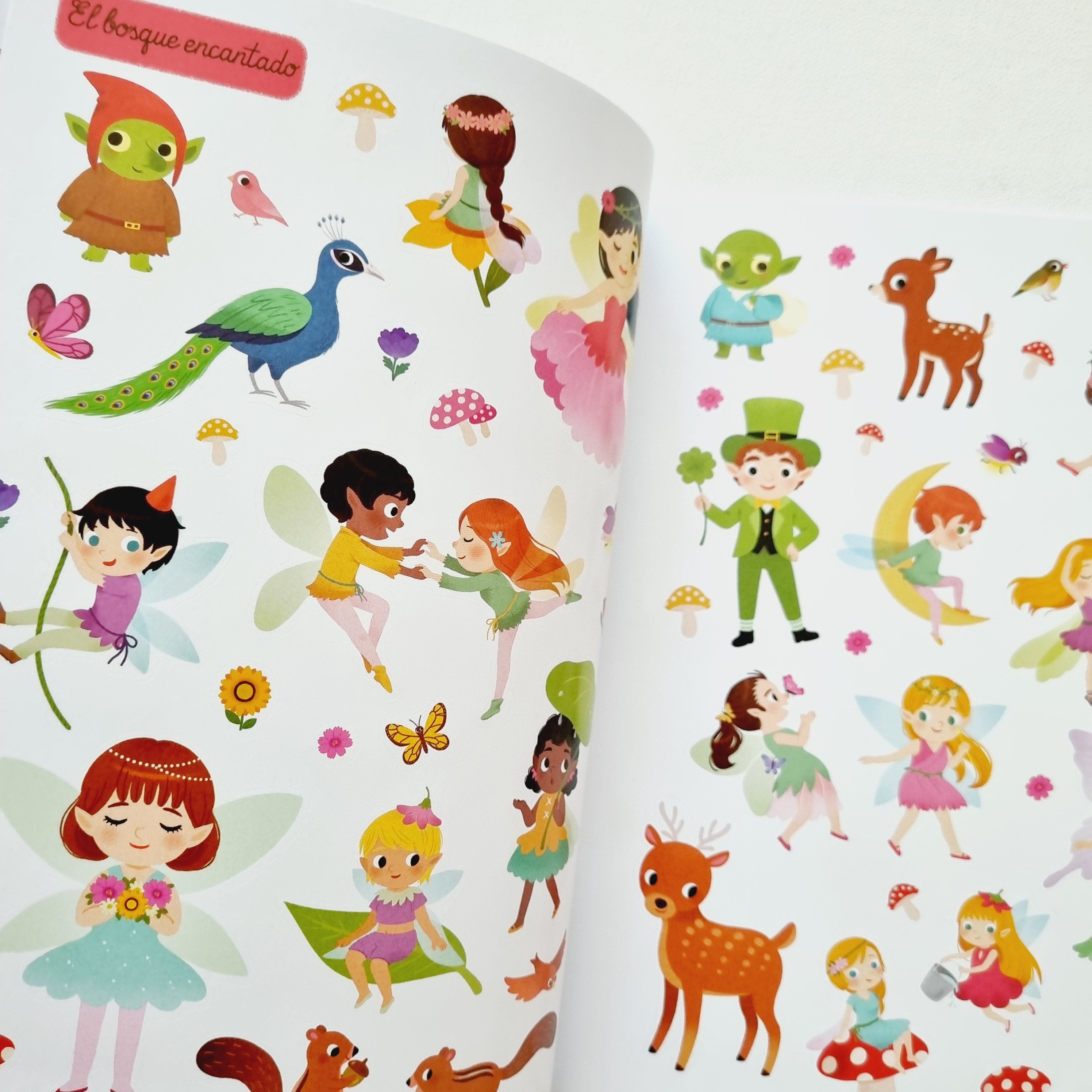 Mundos mágicos. Libro de stickers Mundos mágicos. Libro de stickers